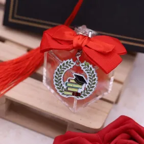 Portachiavi Laurea Corona d'Alloro con Libri e Tocco Linea College su Scatolina in Plexiglass