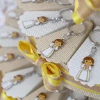 Torta Portaconfetti Prima Comunione Bimba con Portachiavi Bambina in Saio