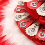Torta Bomboniere Laurea con Portachiavi Corona d'Alloro e Gufetto