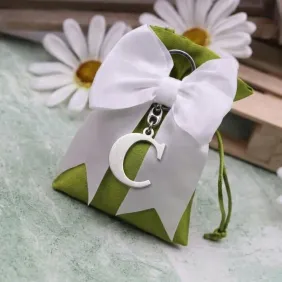 Bomboniera Portachiavi Lettera C In Metallo Cromato - Sacchetto personalizzabile con Confetti e Bigliettino
