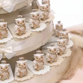 Torta Bomboniere Gufetti Mosaico Laurea – Struttura Multipiano Personalizzabile con Confetti e Bigliettino