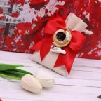 Bomboniera Laurea: Sacchetto Personalizzabile con Magnete Mappamondo e Tocco