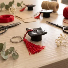 Portachiavi Tocco Laurea DIY con Nappina Rossa – Bomboniera Fai da Te Viale Magico