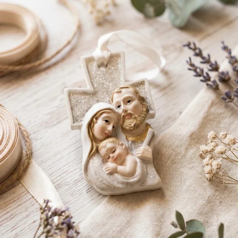 Appendino Sacra Famiglia a Forma di Croce con Dettagli Glitter