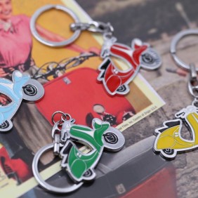 Bomboniera compleanno tema vespa, made in italy