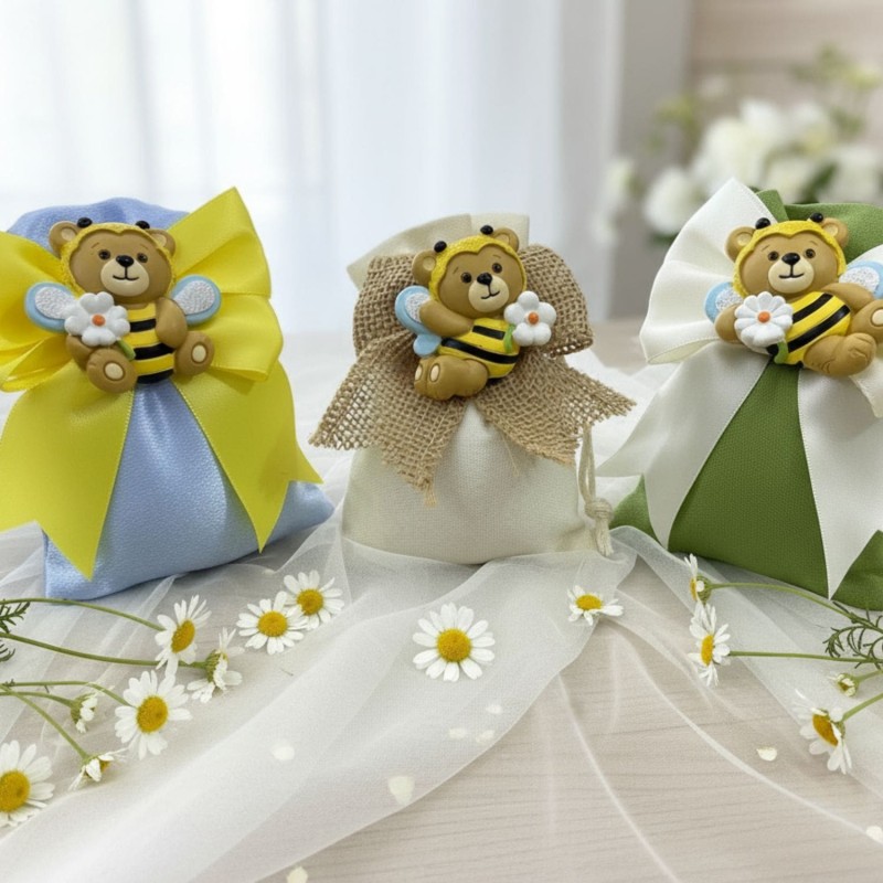Bomboniera Sacchetto con Magnete Orsetto Ape e Margherita – Tema "Miele" per Nascita e Primo Compleanno