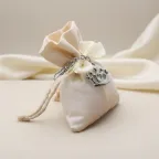 Bomboniere Portachiave Corona in Acciaio con Confettata e Sacchetto