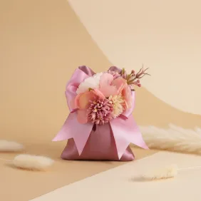 Confettata malva rosa antico con fiore in pick