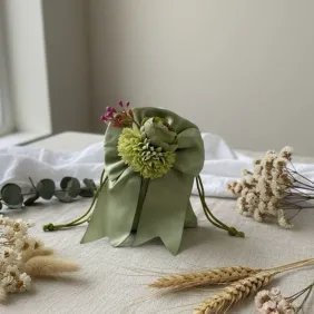 Bomboniera promessa Sacchetto Verde Salvia con Fiore – Stile Elegante e Naturale