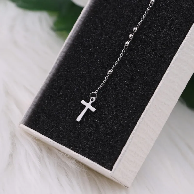 Collana rosario argento con croce – gioiello religioso elegante