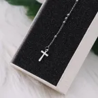 Collana rosario argento con croce – gioiello religioso elegante