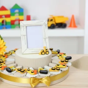 Bomboniere battesimo e compleanno un anno calamite su torta portaconfetti mezzi di costruzione
