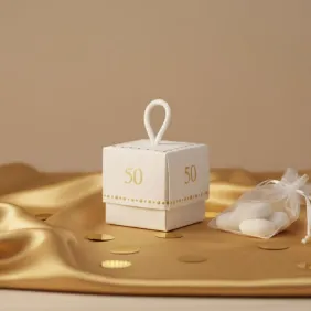 Scatolina con n°50 oro per Anniversario Matrimonio con Confetti
