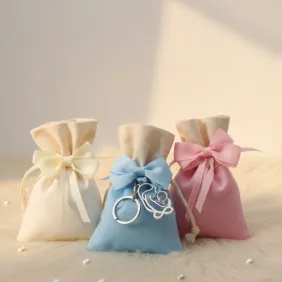 Amore Infinito Maternita Portachiave con Confetti e Sacchetto